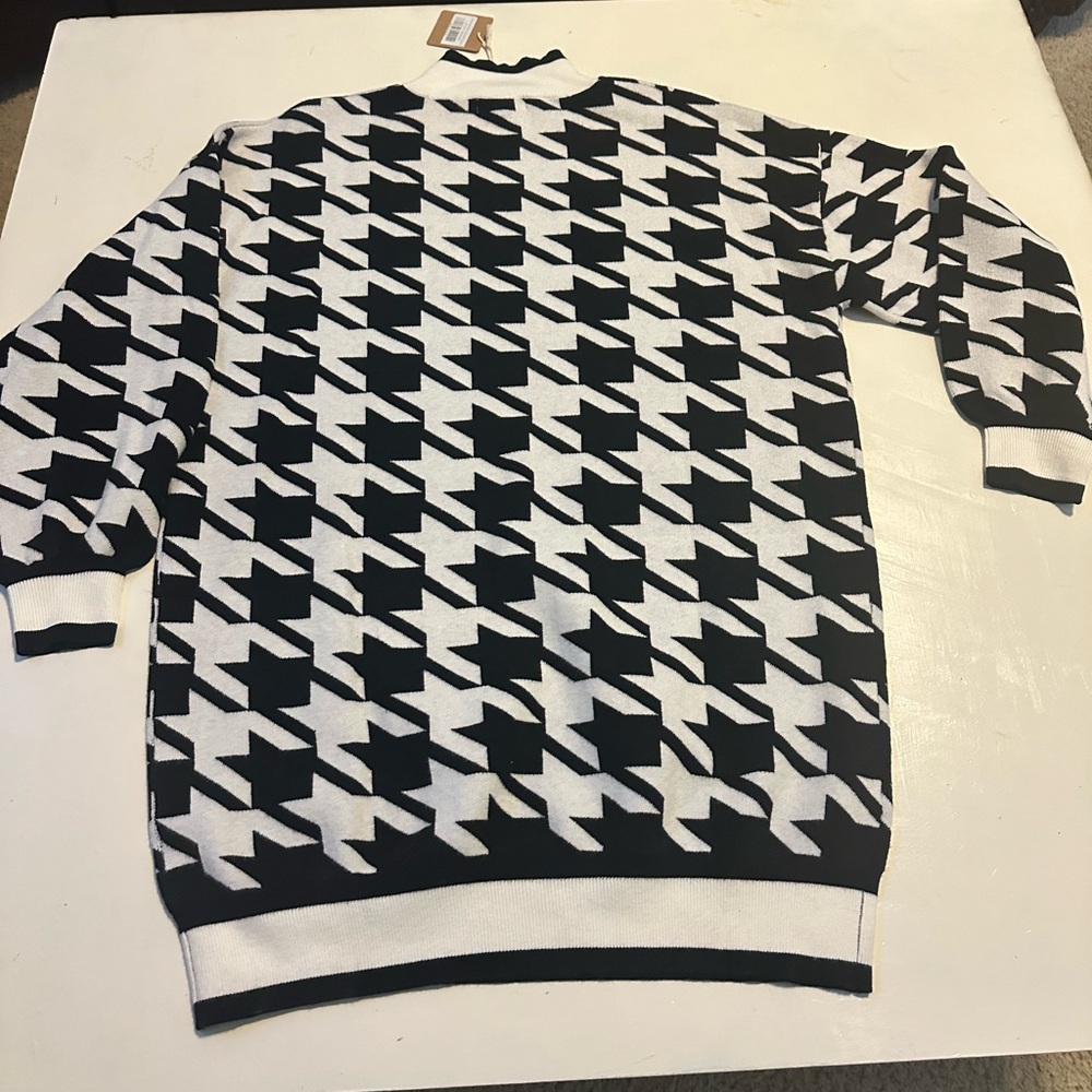 Blu pepper sweater women’s size M , new with tags. So soft - Picture 6 of 6